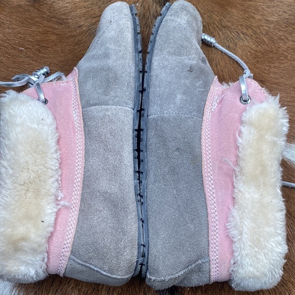 Womens Sperry winter slippers size 7 check them out very nice thanks 🙏 - Picture 7 of 9